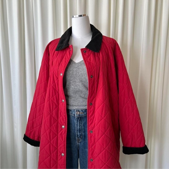 Vintage 1990s LL Bean Red Quilted Barn Jacket Corduroy Trim. - Picture 4 of 8